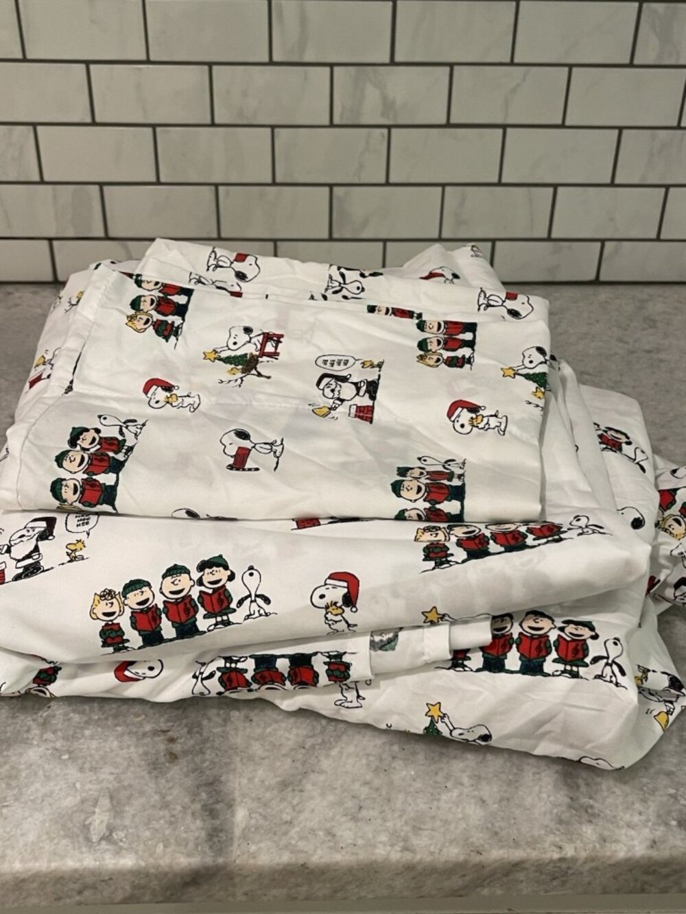 Berkshire Peanuts Snoopy Christmas Queen Sheet Set Holiday 3 Piece Red White